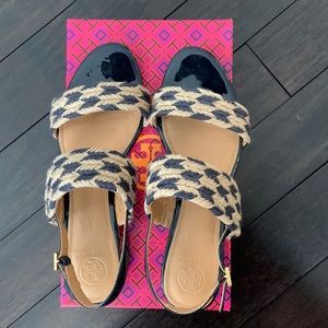 Tory Burch Lola Flat Sandal in Navy